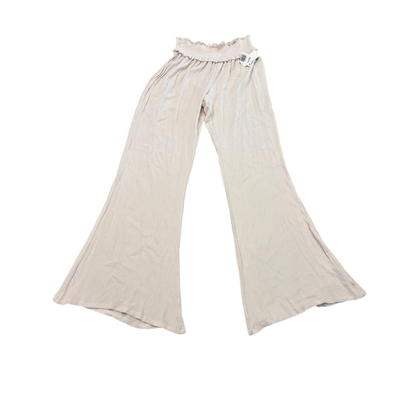 Raisins Pants - NWT Raisins Ivory Crinkle Beach Day Pant Size Medium
